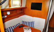 Motorsailer Ferretti 33 interni